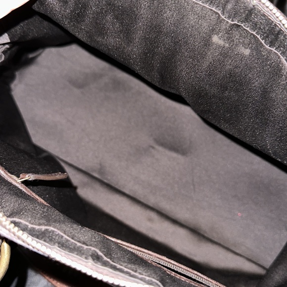 Yves Saint Laurent - Picture 12 of 13